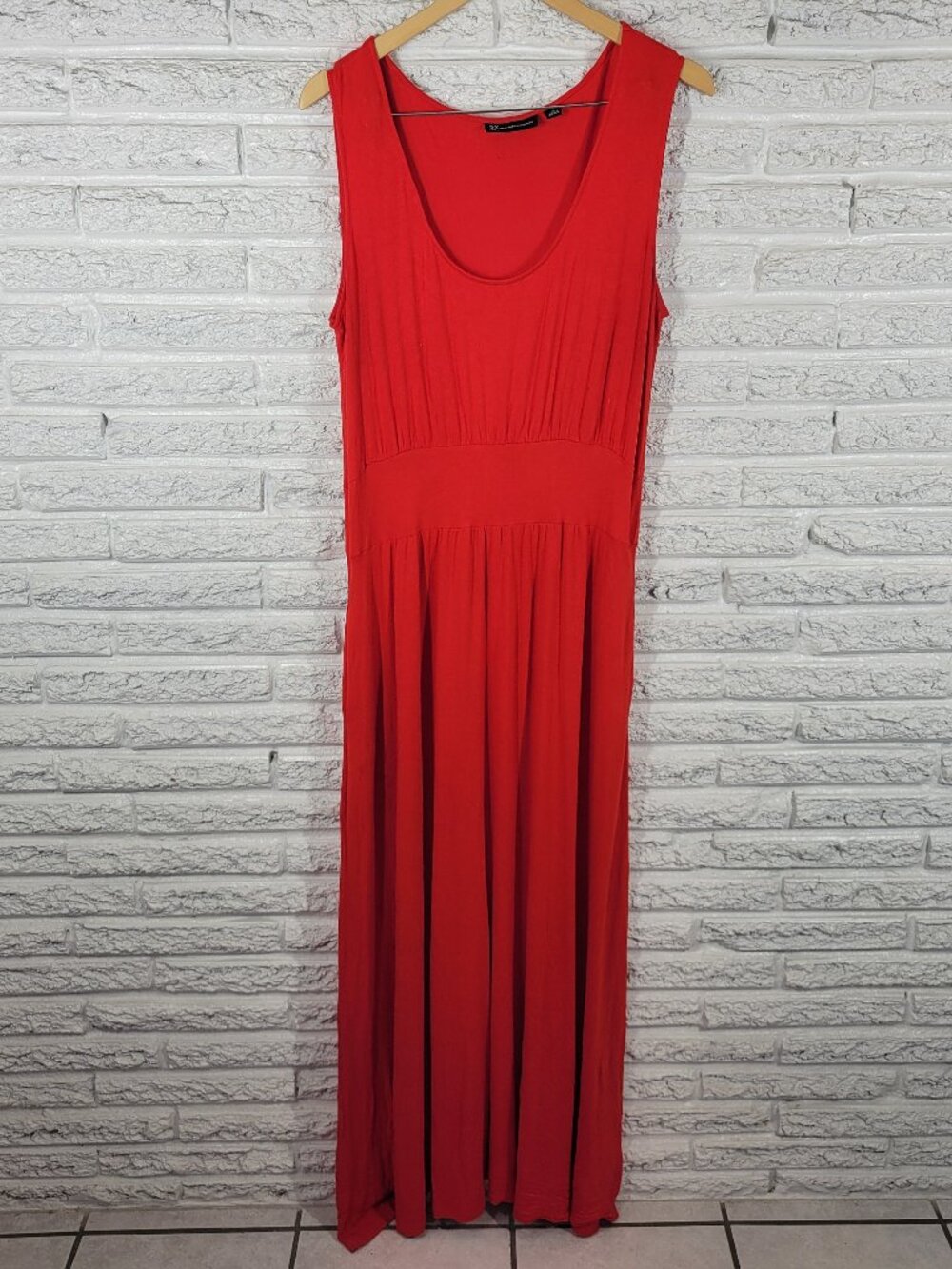 New York & Company Women XL Maxi Dress Red Tank Sleeveless Sheath Stretch RED35E
